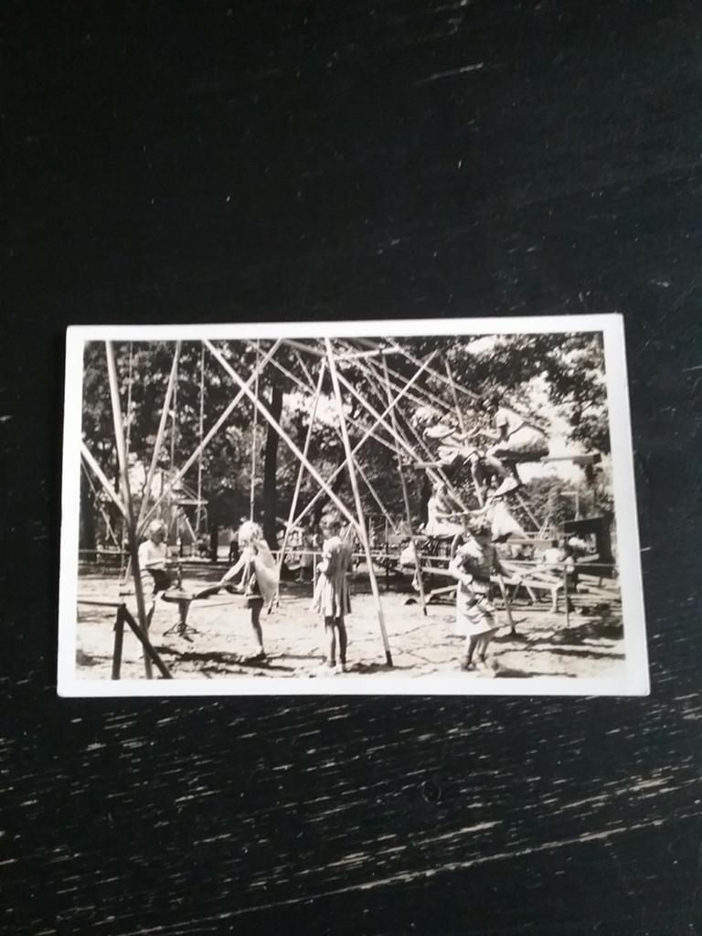 Foto Ansichtkaart speeltuin Oud VALKEVEEN 1959, Ophalen of Verzenden, 1940 tot 1960, Gelopen, Noord-Holland