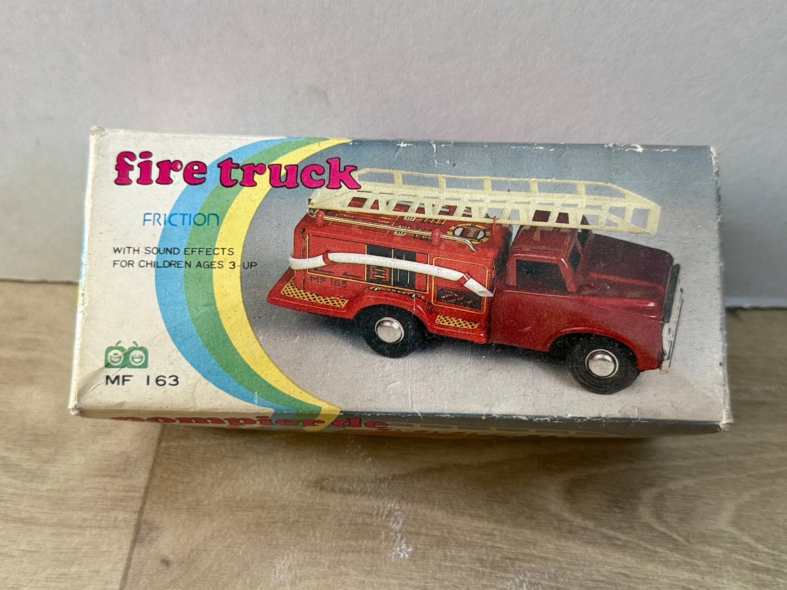 Vintage brandweerwagen met wrijving en geluidseffecten, Ophalen of Verzenden, Gebruikt