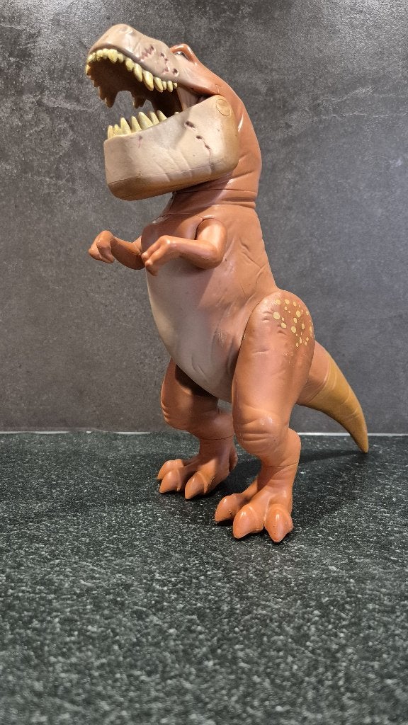 Butch, The Good Dinosaur figuur. Pixar. 25cm. 6B14, Tweedehands verkoop, Tweedehands verkoop, Gebruikt, Ophalen of Verzenden