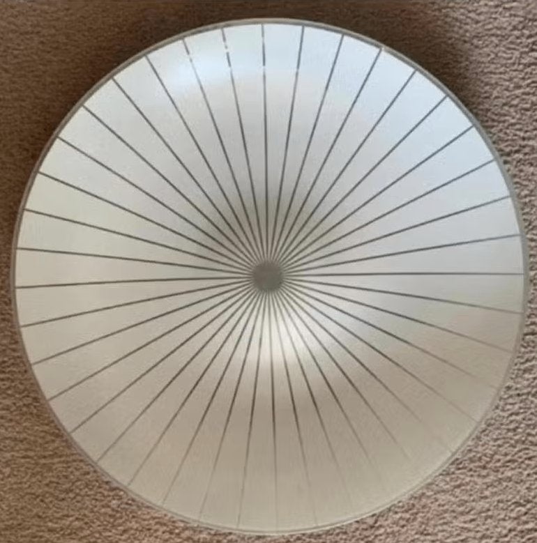 2x ronde witte glazen schaal met strepen; 50 cm doorsnede, Schaal, Rond, Ophalen of Verzenden, Glas