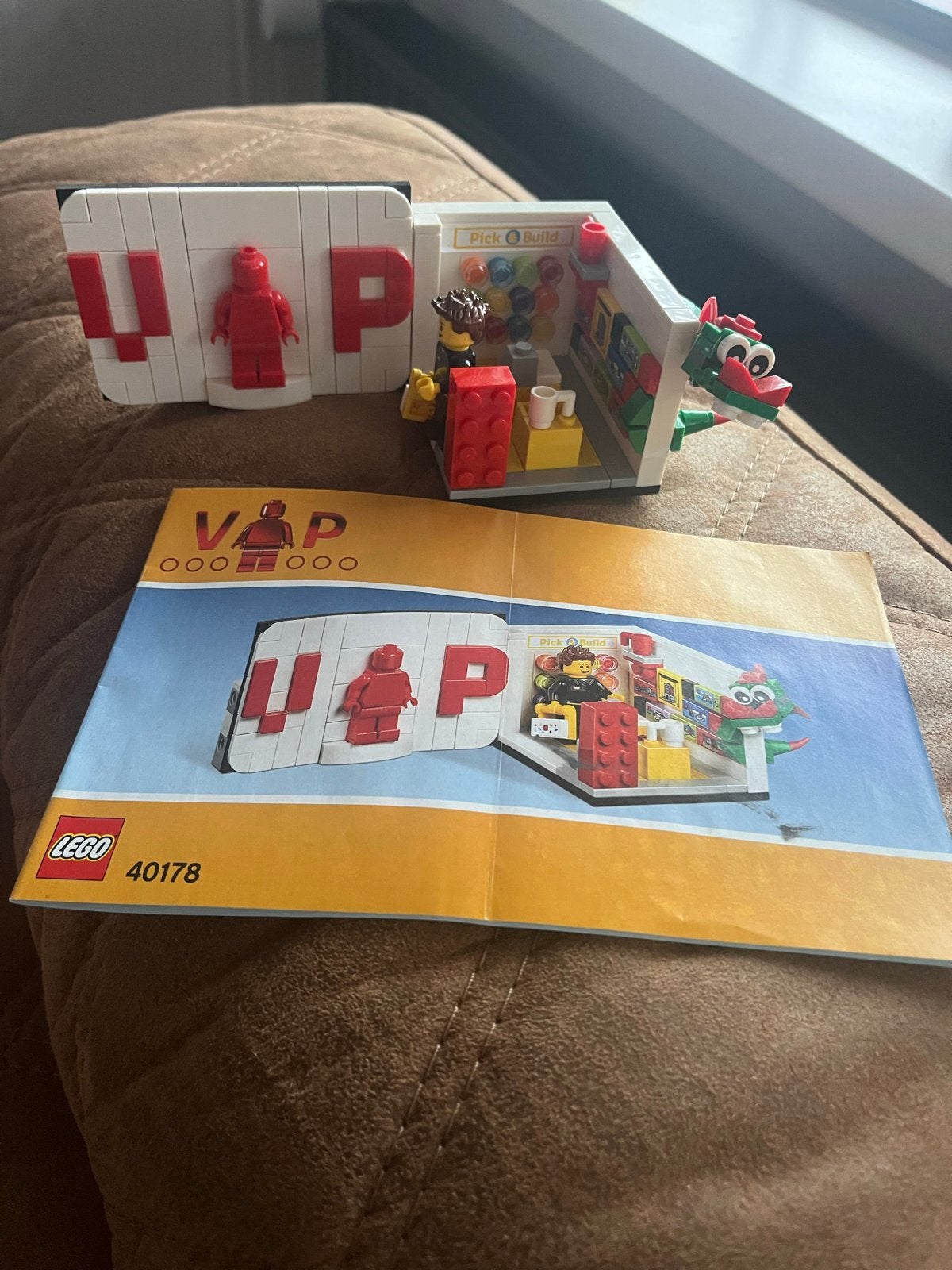 Lego 40178 VIP Store - 100% compleet met instructies, Kinderen en Baby's, Speelgoed | Duplo en Lego, Ophalen of Verzenden, Zo goed als nieuw