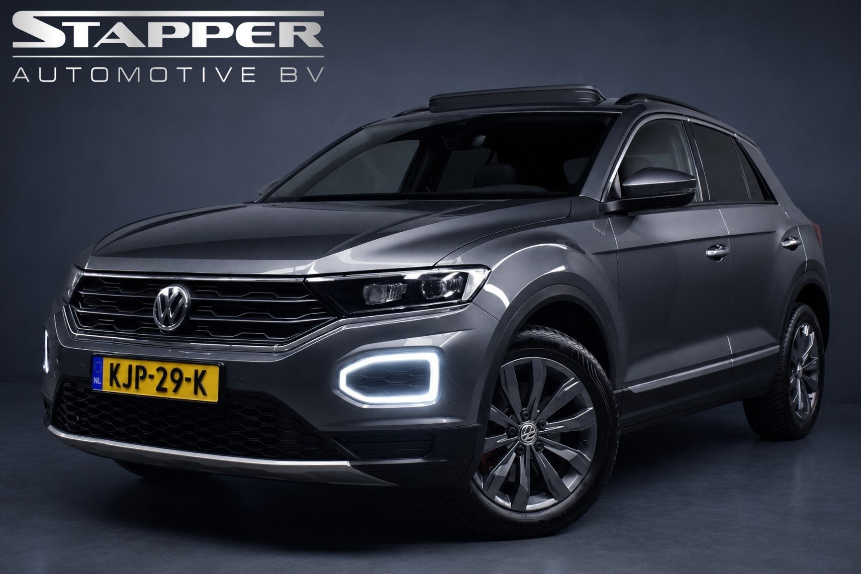 Volkswagen T-Roc 1.5 TSI 150pk Automaat Sport 1e Eig. Pano/V, Auto's, Dealer onderhouden, 4 cilinders, 150 pk, Automatische klimaatregeling