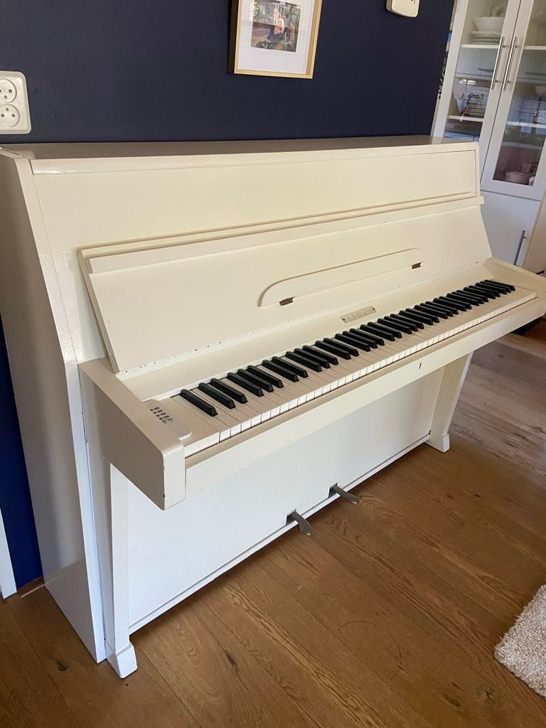 Wit geschilderde piano (Rippen) - gratis af te halen, Verzenden, Gebruikt, Wit, Piano