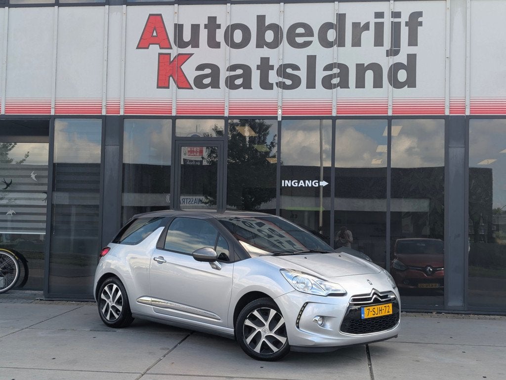 Citroen DS3 1.2 VTi Chic - Cruise - Trekhaak - Clima, Auto's, Citroën, Voorwielaandrijving, Euro 5, Stof, Zwart