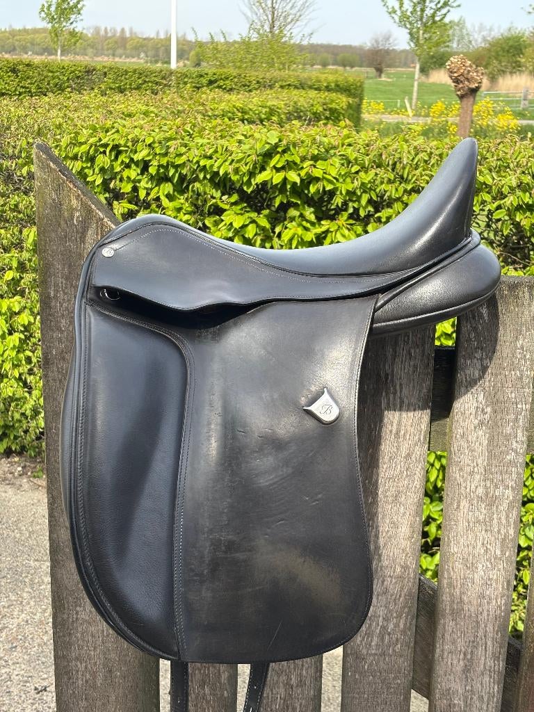 Bates Dressage dressuurzadel 18 inch., Dieren en Toebehoren, Paarden en Pony's | Zadels, Ophalen of Verzenden, Wintec, Info@paardenschuur.nl