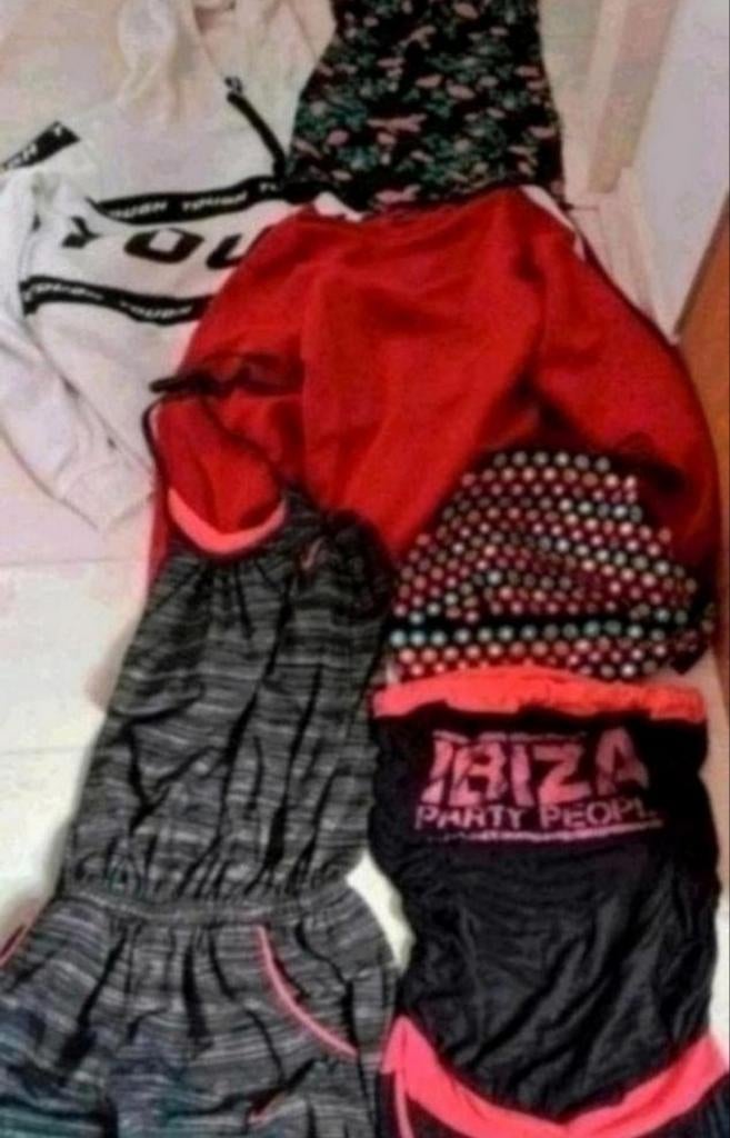 Kleding pakket xs
2 truien
Topje
Shirt
Sportpak nike, Ophalen of Verzenden, Zo goed als nieuw, Maat 34 (XS) of kleiner