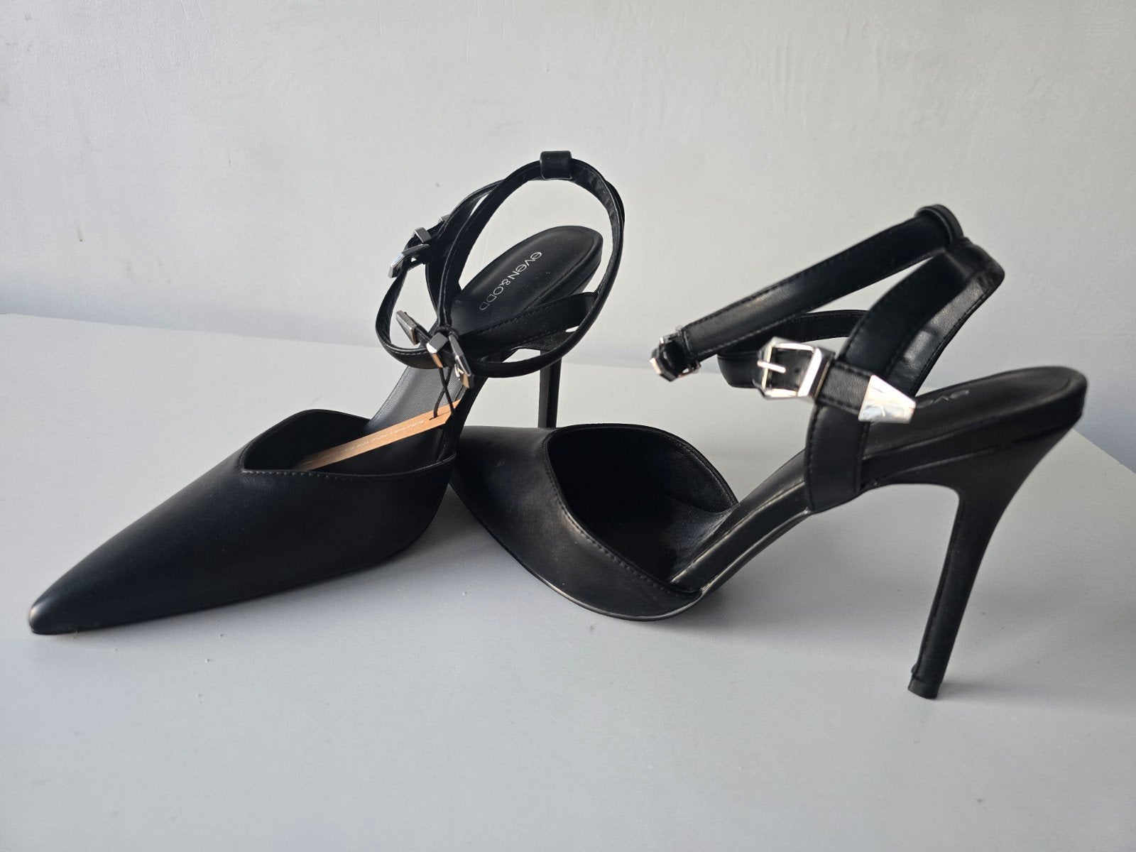 Even&Odd Zwarte Slingbacks met Puntige Neus en Enkelbandjes, Pumps, Zwart, Nieuw, Ophalen of Verzenden