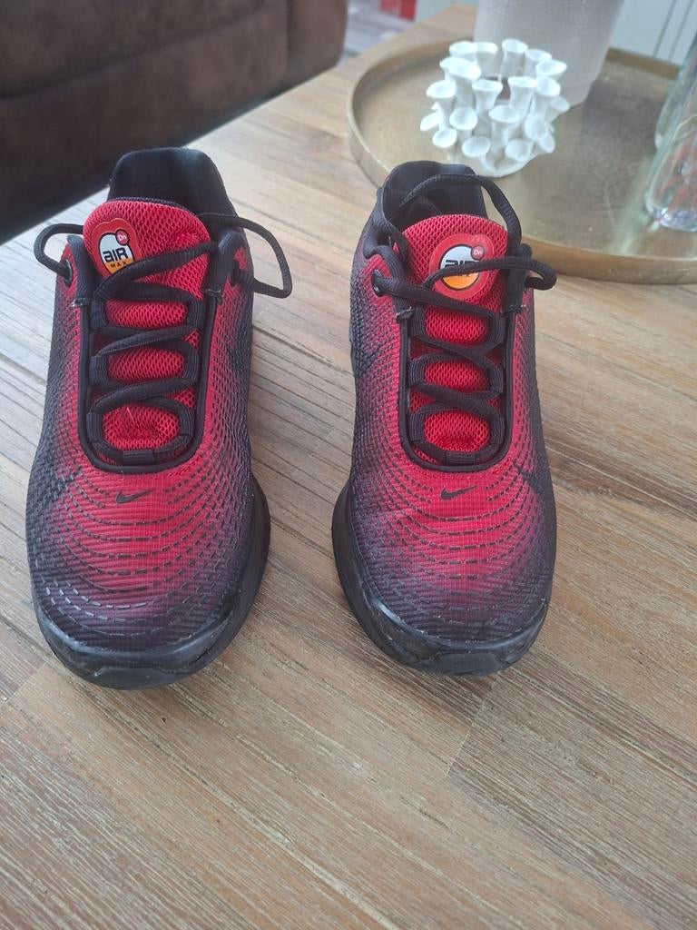 Mooie en zeer nette nike air max ( maat 35,5 ), Ophalen, Zo goed als nieuw, Sportschoenen