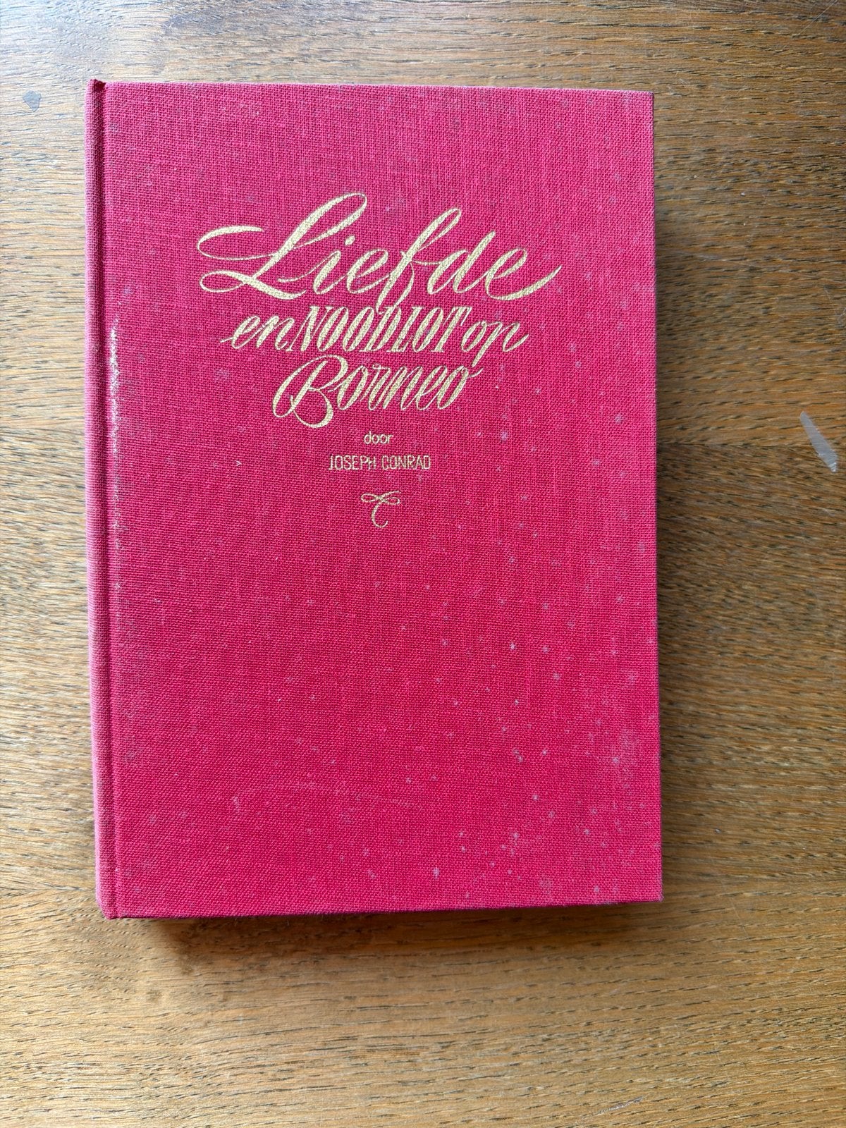 Liefde en noodlot op Borneo - Joseph Conrad, Ophalen of Verzenden, Gelezen, Wereld overig