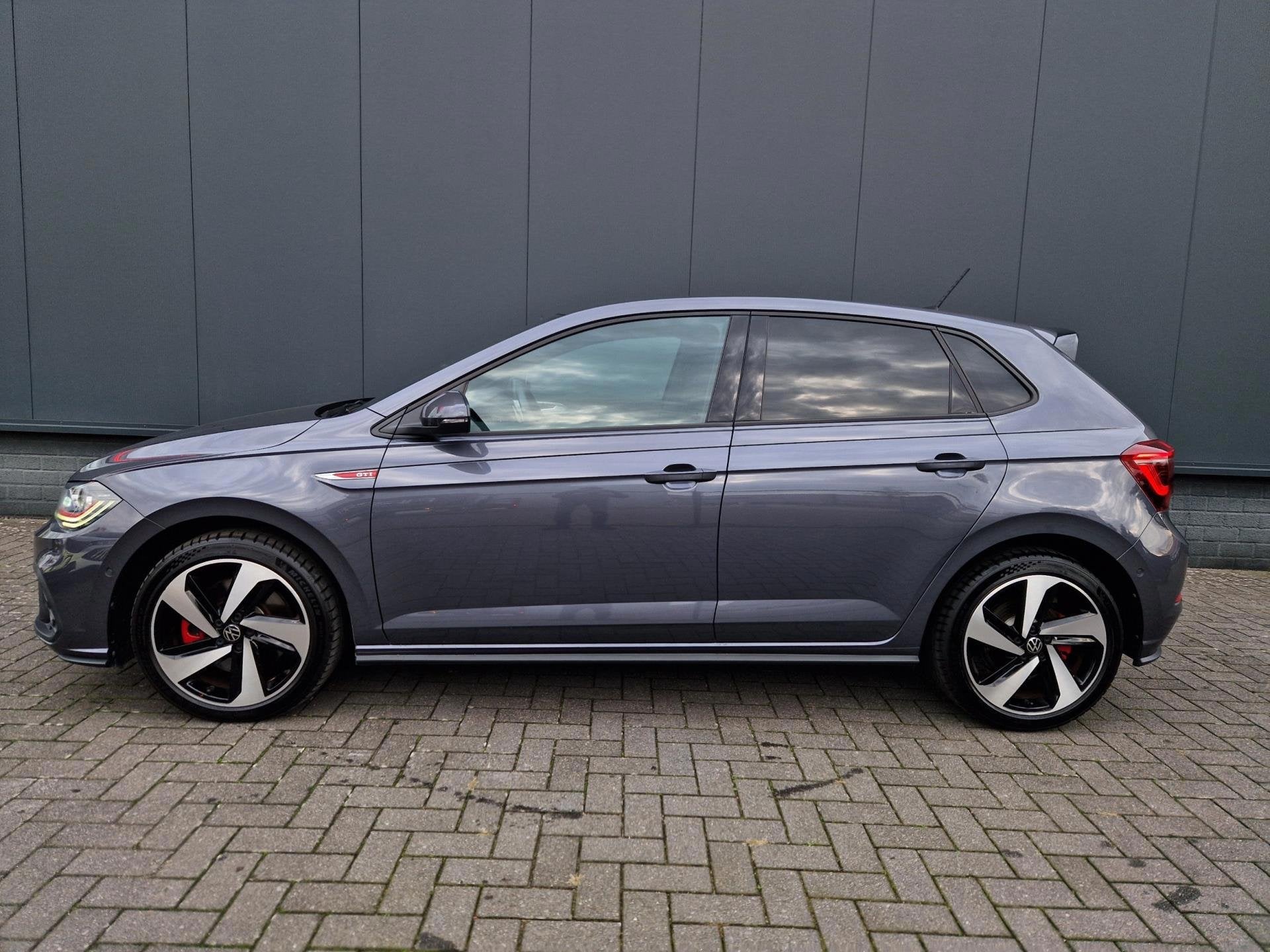 Volkswagen Polo 2.0 TSI GTI DSG 207PK, Auto's, Volkswagen, 12 maanden, Gebruikt, 4 cilinders, 1405 kg