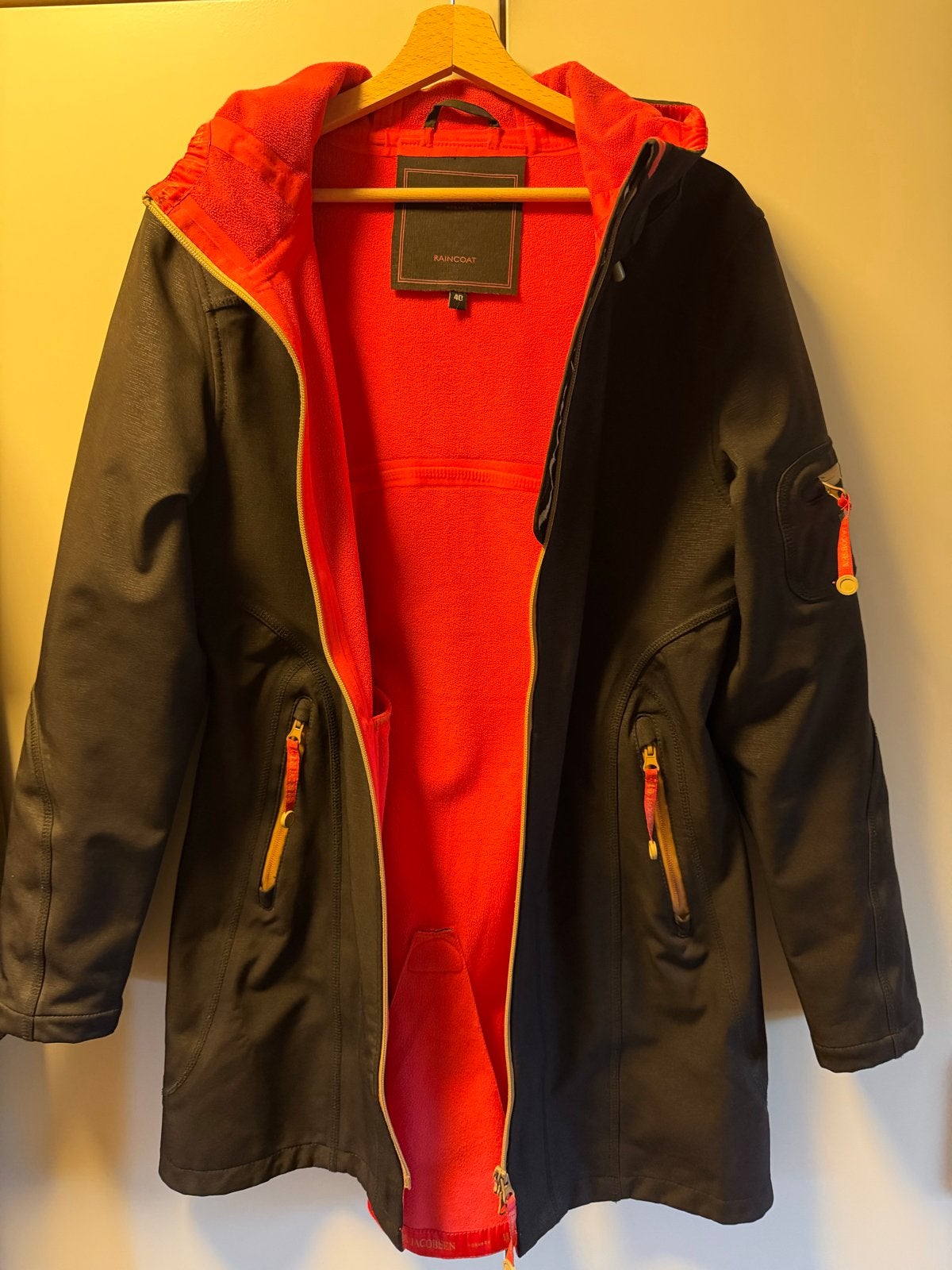 Ilse Jacobsen Softshell Regenjas Zwart/Oranje Maat 40, Ophalen of Verzenden, Zo goed als nieuw, Maat 38/40 (M), Zwart