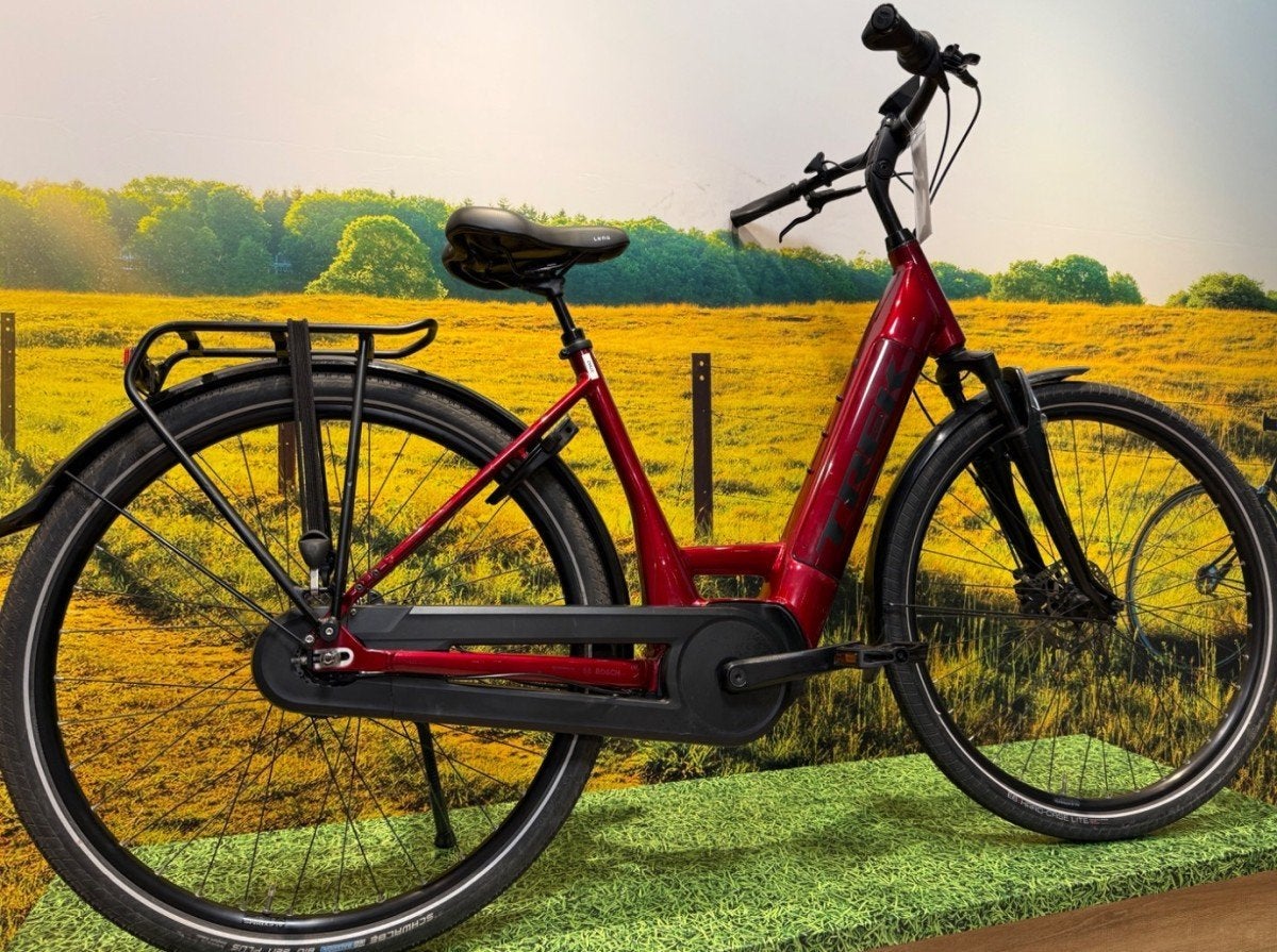 Trek District+ 8 Lowstep Dames Rood M, Gebruikt, -, -, -