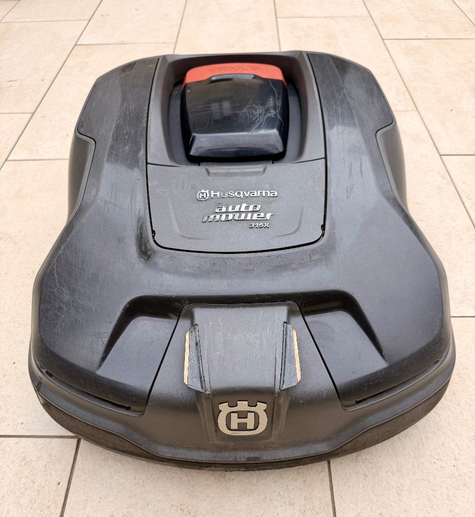 Husqvarna Automower 315X robotmaaier met laadstation, Ophalen, Gebruikt, Bestuurbaar via app, 20 tot 25 cm