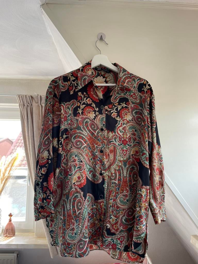 Ring satijn met print maat xs zara, Kleding | Dames, Blouses en Tunieken, Ophalen of Verzenden, Zo goed als nieuw, Maat 34 (XS) of kleiner