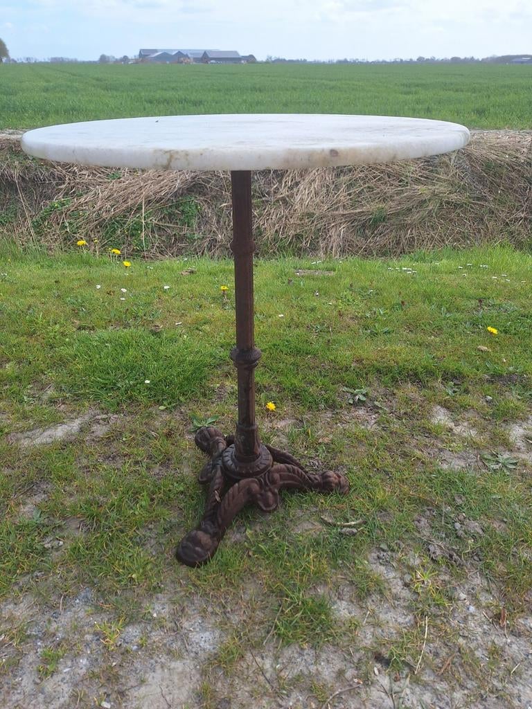Vintage bistrotafel met gietijzeren poot en marmeren blad, Ophalen