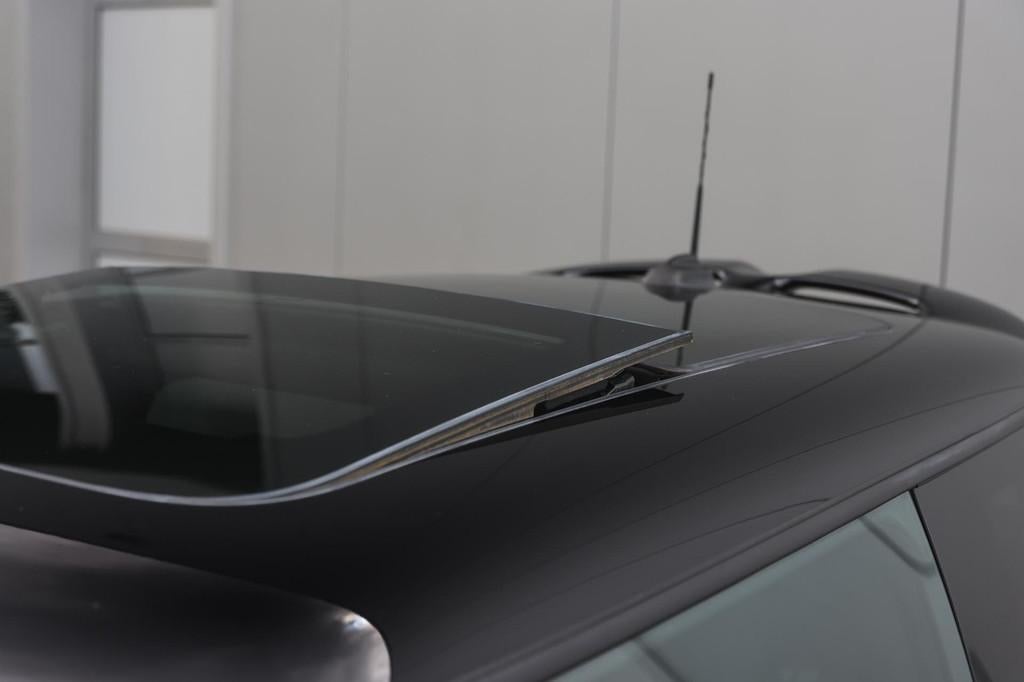 MINI Hatchback Cooper JCW Automaat / Panoramadak / JCW Sport, Auto's, Mini, Gebruikt, Parkeersensor, Met garantie (alle), 4 stoelen