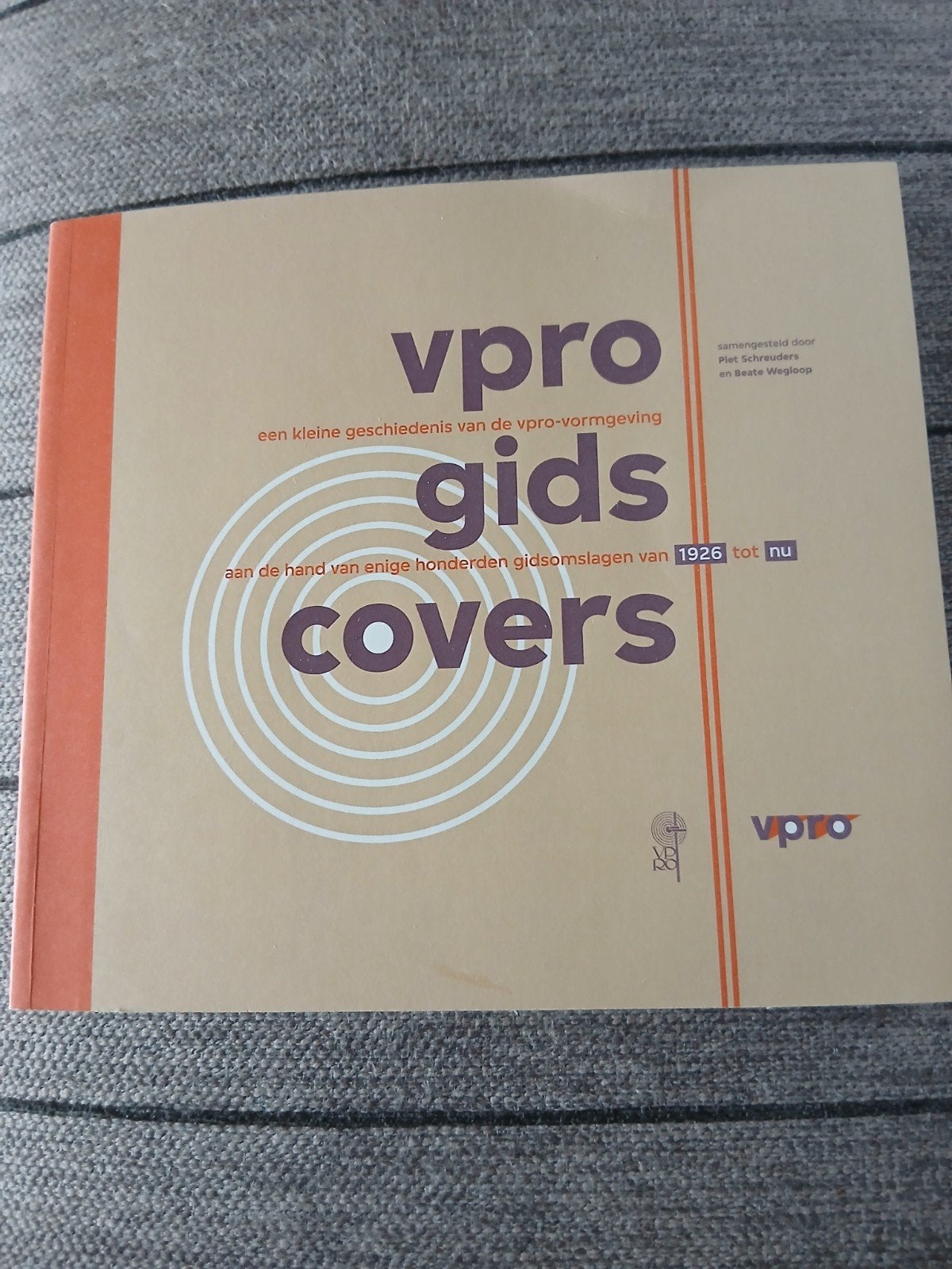 VPRO Gids Covers: Een Geschiedenis van 1926 tot Nu, Boeken, Ophalen of Verzenden, Zo goed als nieuw, Overige typen