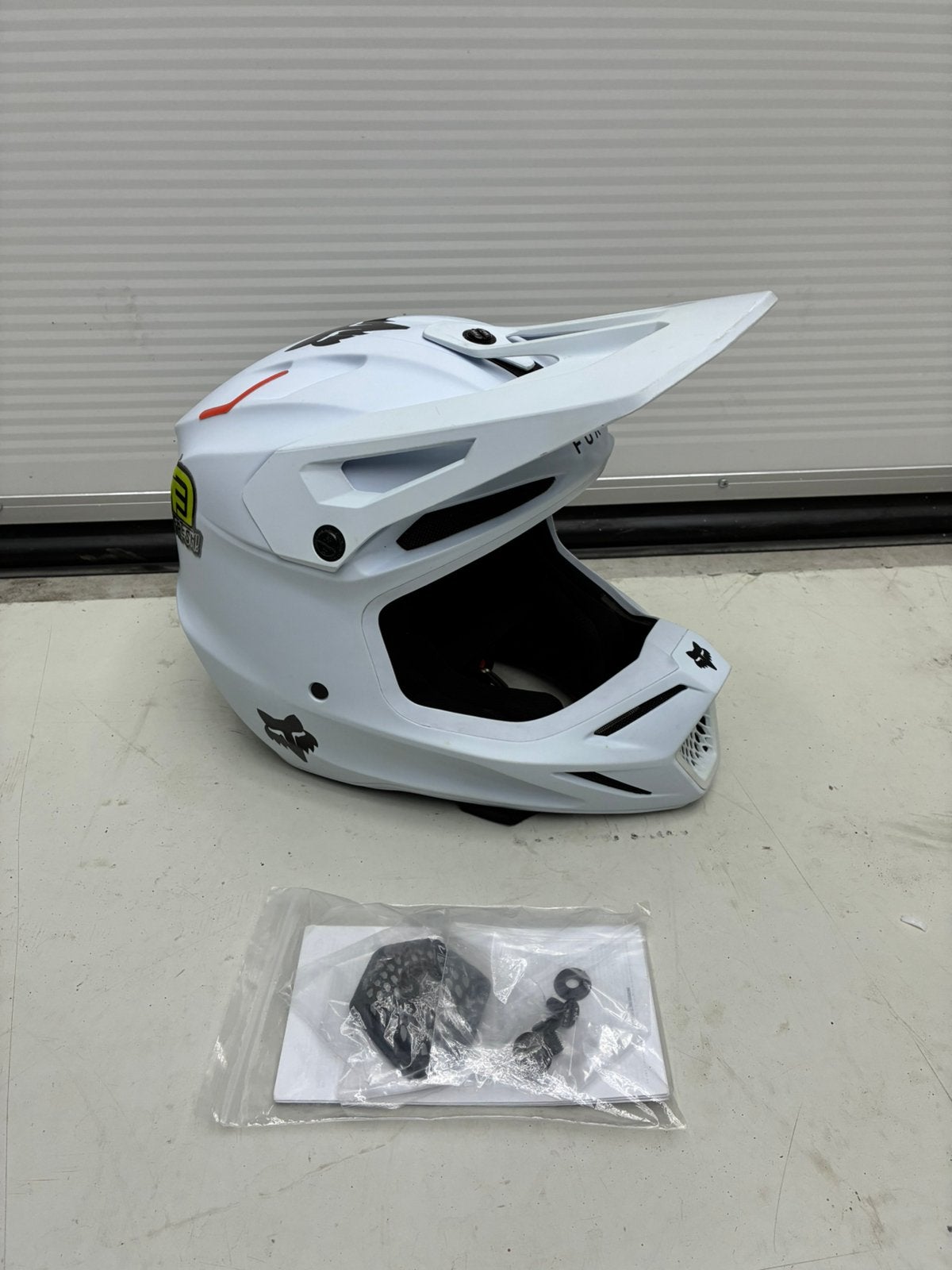 Fox V3 crosshelm solid mat maat YM 51/52 in zeer goede staat, Overige merken, M, Kinderen, Offroadhelm