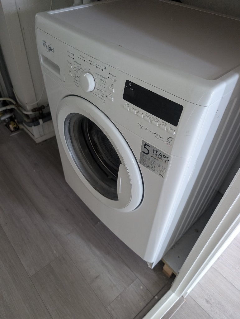 Whirlpool wasmachine 7kg 1400rpm, Ophalen, Gebruikt, Energieklasse A of zuiniger, 85 tot 90 cm
