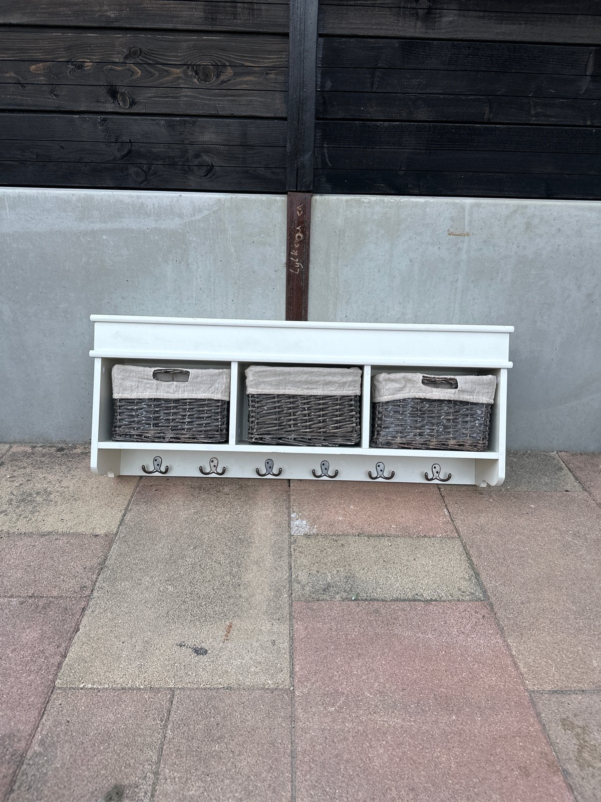 Witte wandkapstok met mandjes en haken - 100x20 cm, Gebruikt, Minder dan 100 cm, Hout, Ophalen