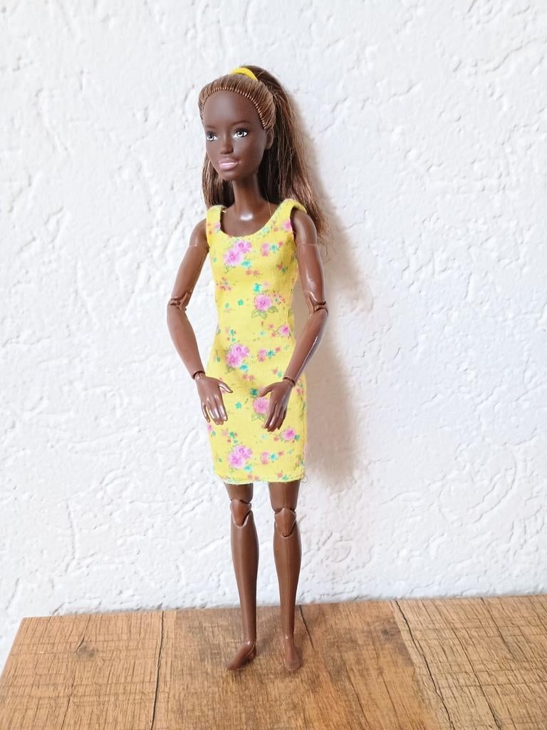 Donkere Mattel barbie, Verzamelen, Poppen, Ophalen of Verzenden, Gebruikt, Pop