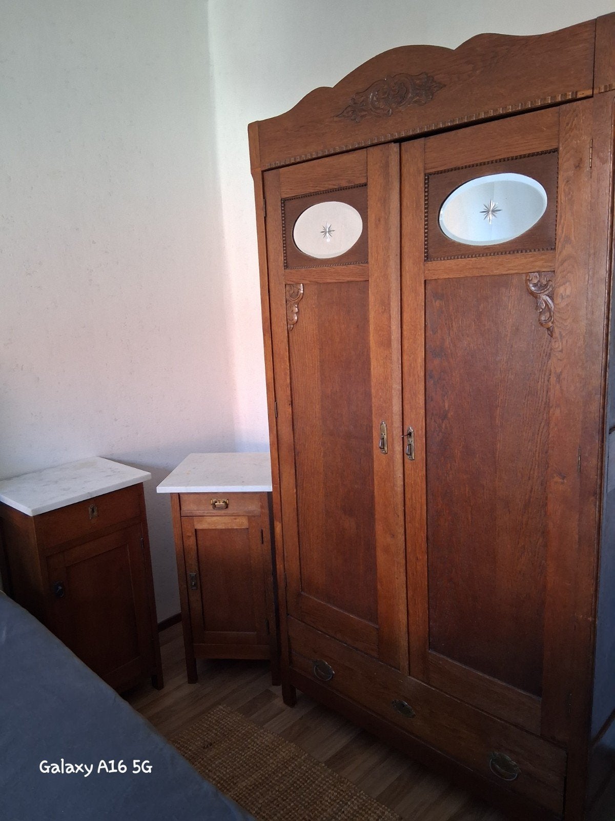 Vintage, grootmoederstijd kledingkast met nachtkastjes - Eik, Ophalen