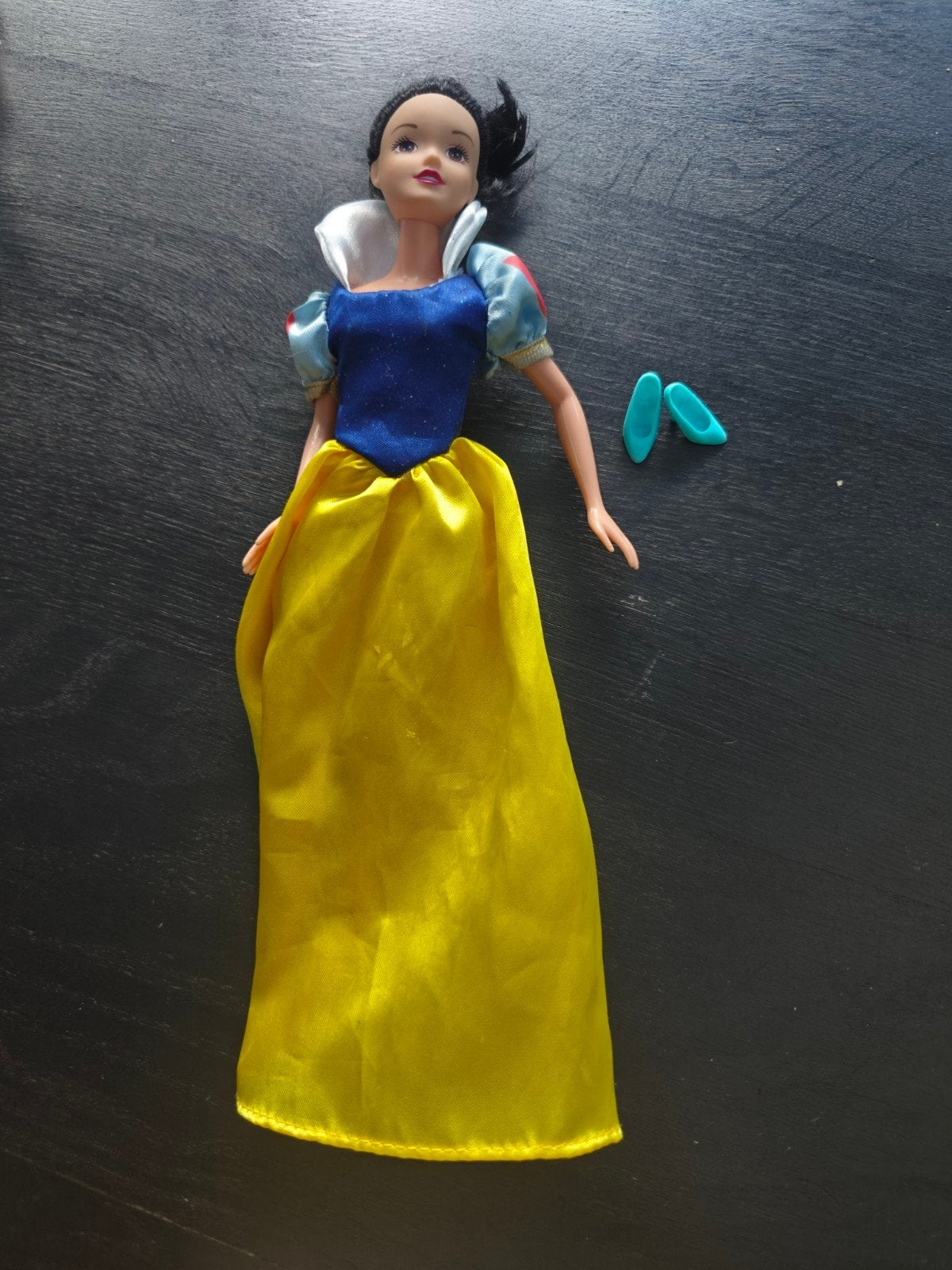 Disney Sneeuwwitje Barbie Pop met Schoentjes, Ophalen of Verzenden, Zo goed als nieuw, Barbie