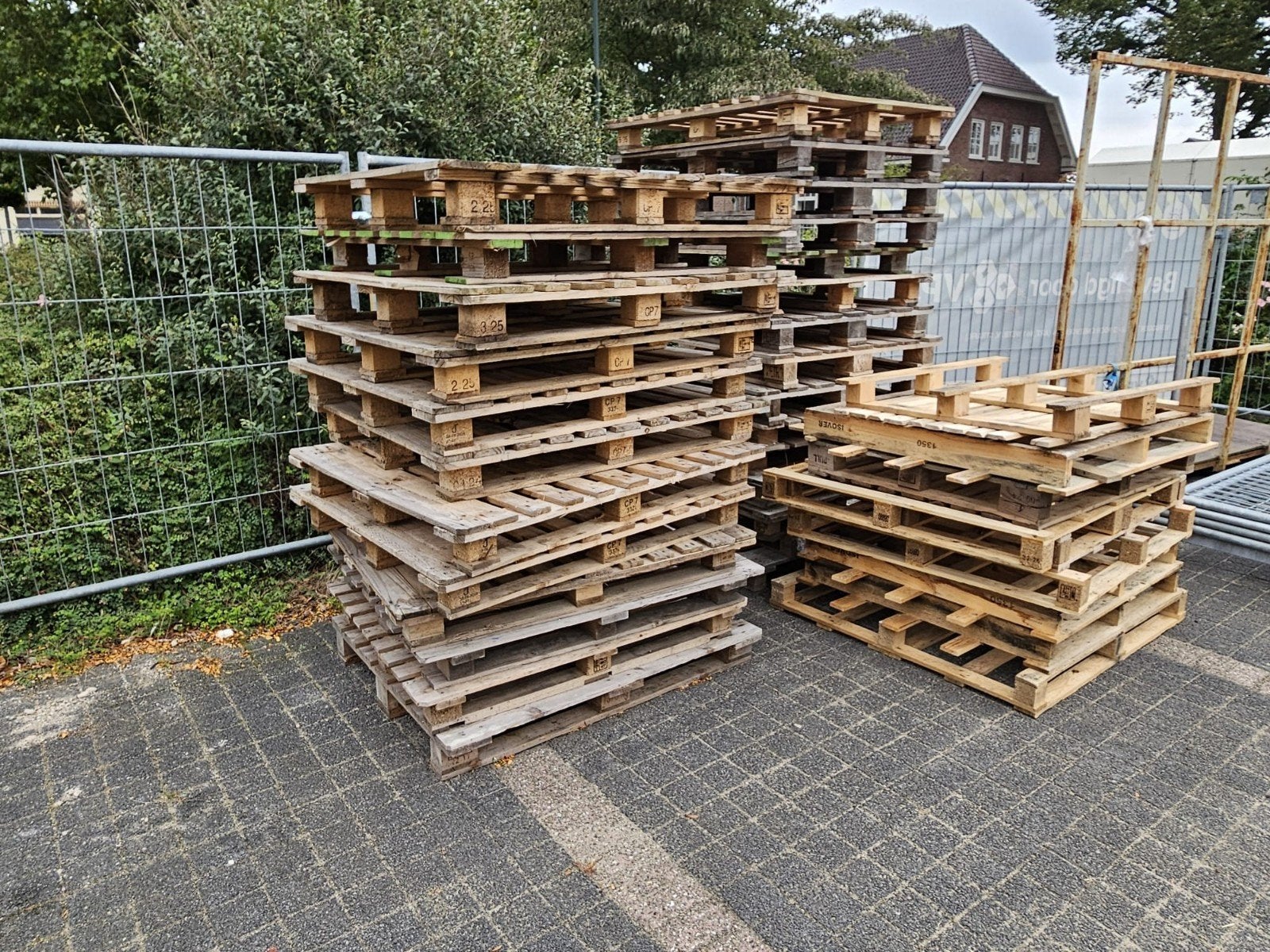 pallets/ kachelhout., Minder dan 3 m³, Ophalen
