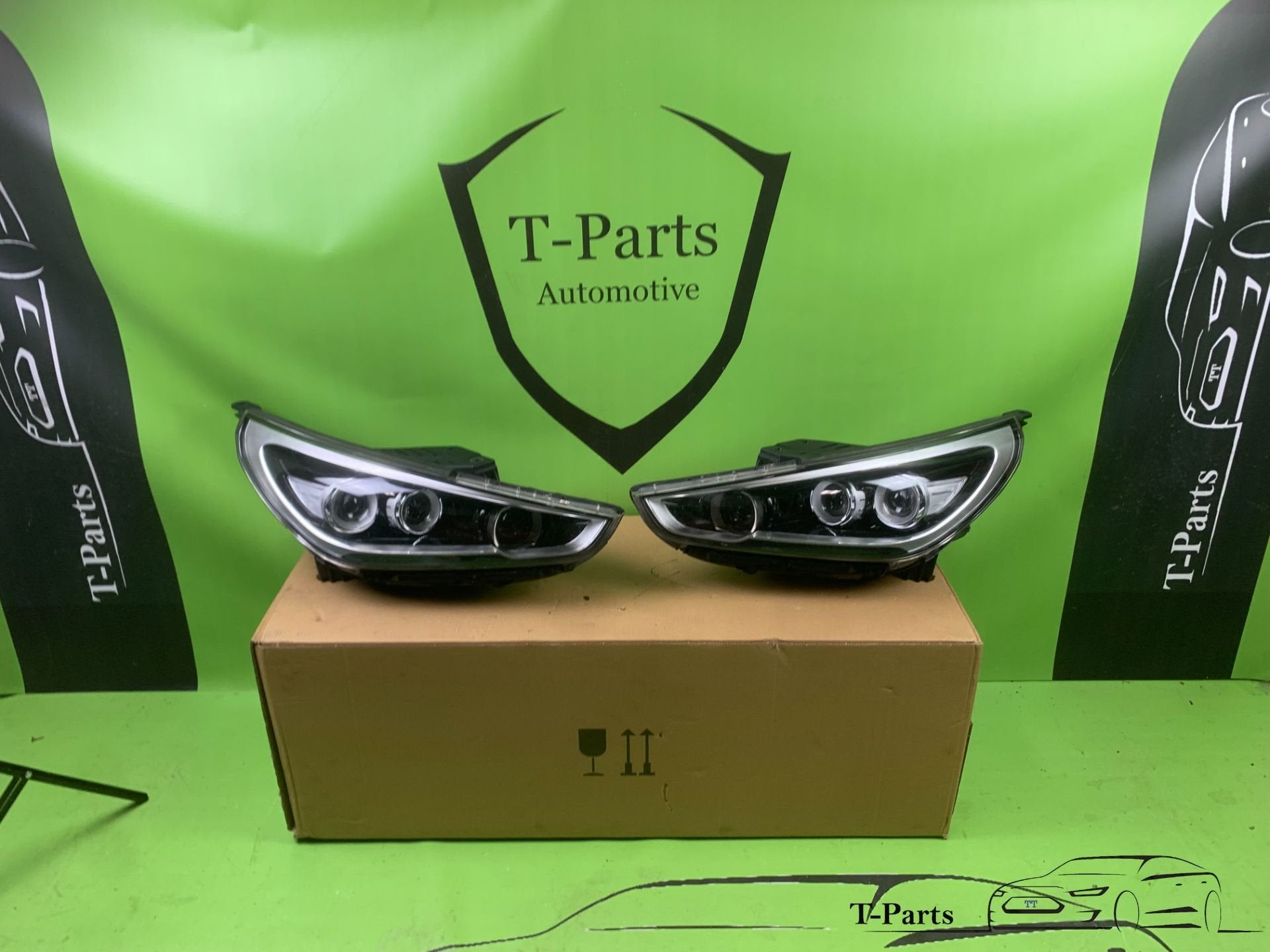 hyundai i30 koplamp rechts 92102G4100 nieuw, Heolleung-ro 12
06797  Seoul, Nieuw, Ophalen of Verzenden, Info@hyundai.com