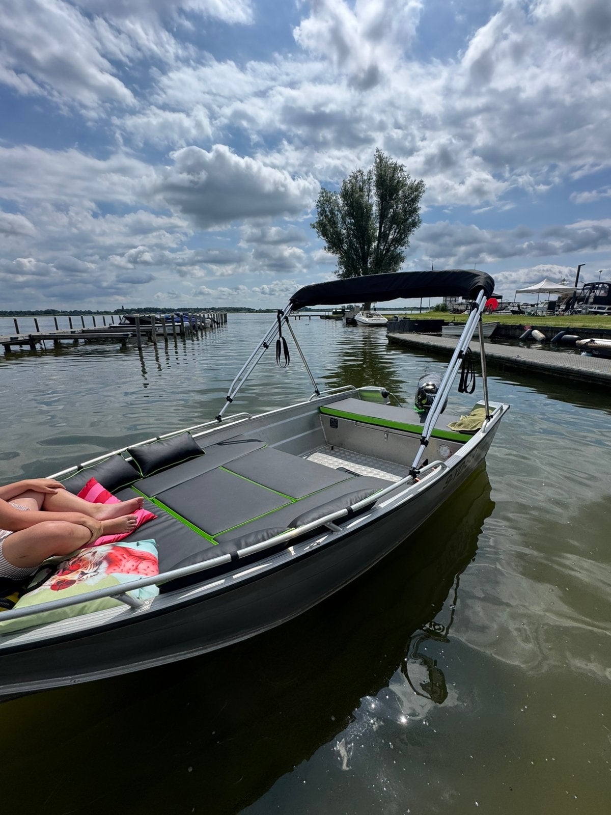 Qwest R400 aluminium sloep + trailer en Evinrude e-tec 30 pk, Watersport en Boten, Ophalen, Zo goed als nieuw, Aluminium, Biminitop