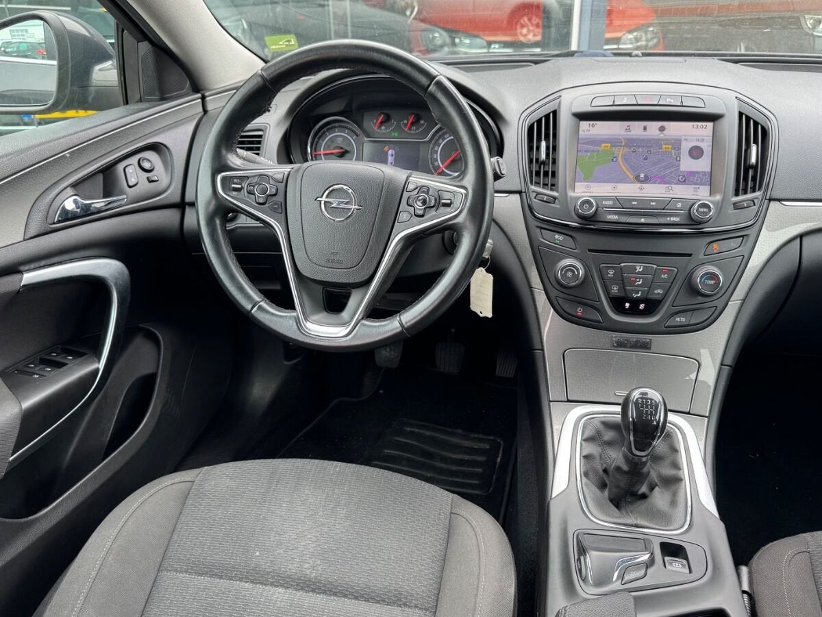 Opel Insignia Sports Tourer 2.0 CDTI 103kw | Business+ | Nav, Auto's, Opel, Voorwielaandrijving, Euro 5, 4 cilinders, 26 km/l