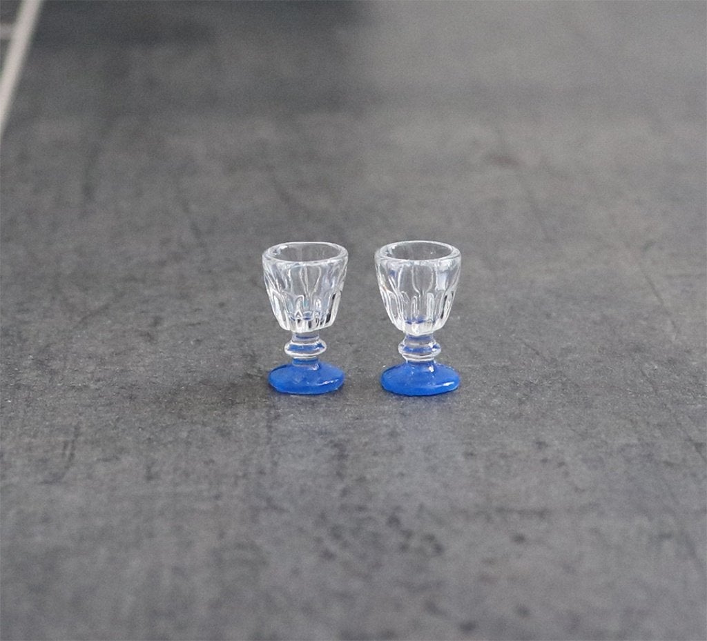 Wijn glazen wijnglas blauw glaasje miniatuur nieuw 1:12 -2st, Ophalen of Verzenden, Nieuw, Decoratie