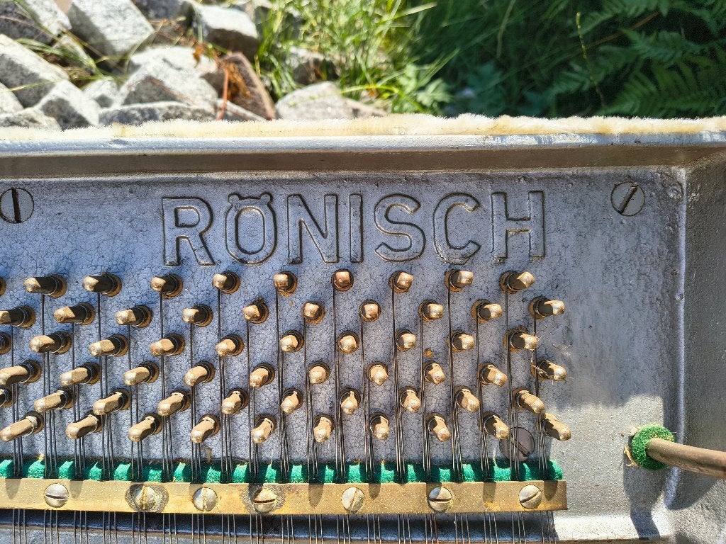 Piano Rönisch panserraam snarenraam gietijzer frame snaren, Muziek en Instrumenten, Piano's, Ophalen, Gebruikt, Overige kleuren