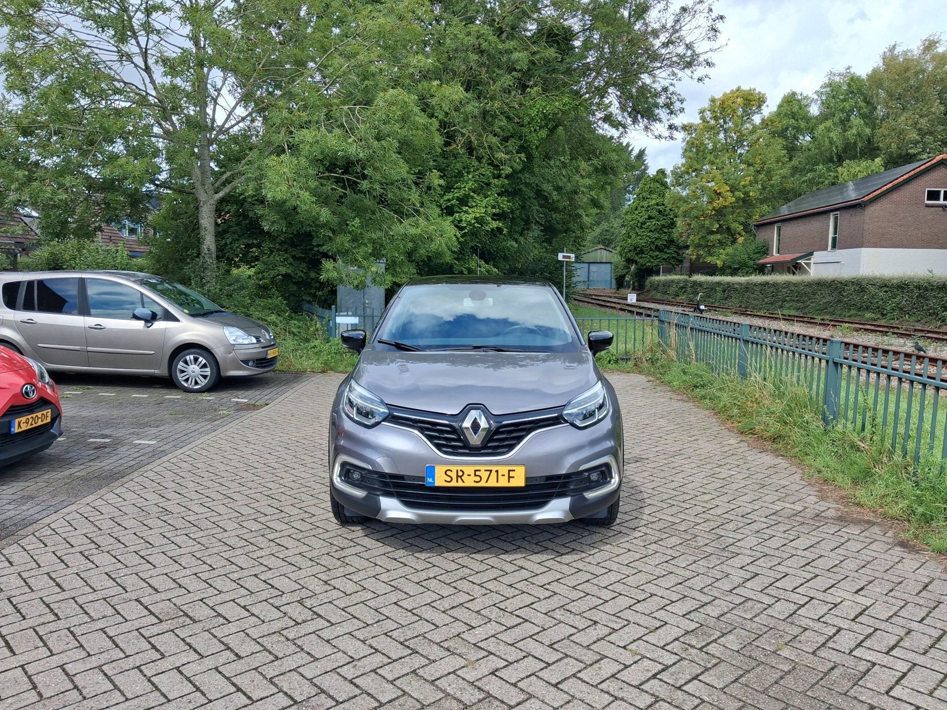 Foto 3 van Renault Captur 0.9 TCe Intens LED clima Navi pdc lage km ALL