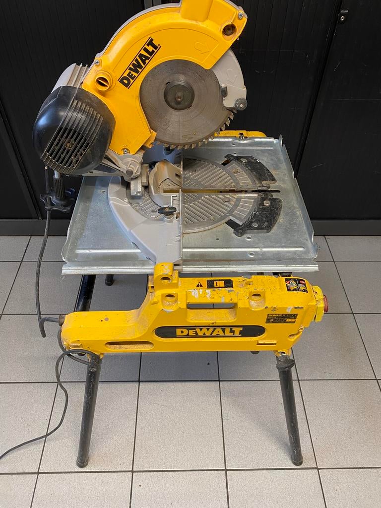 Dewalt dw743 afkort/ verstek flipover zaag, Ophalen, Gebruikt, DeWalt, 70 mm of meer