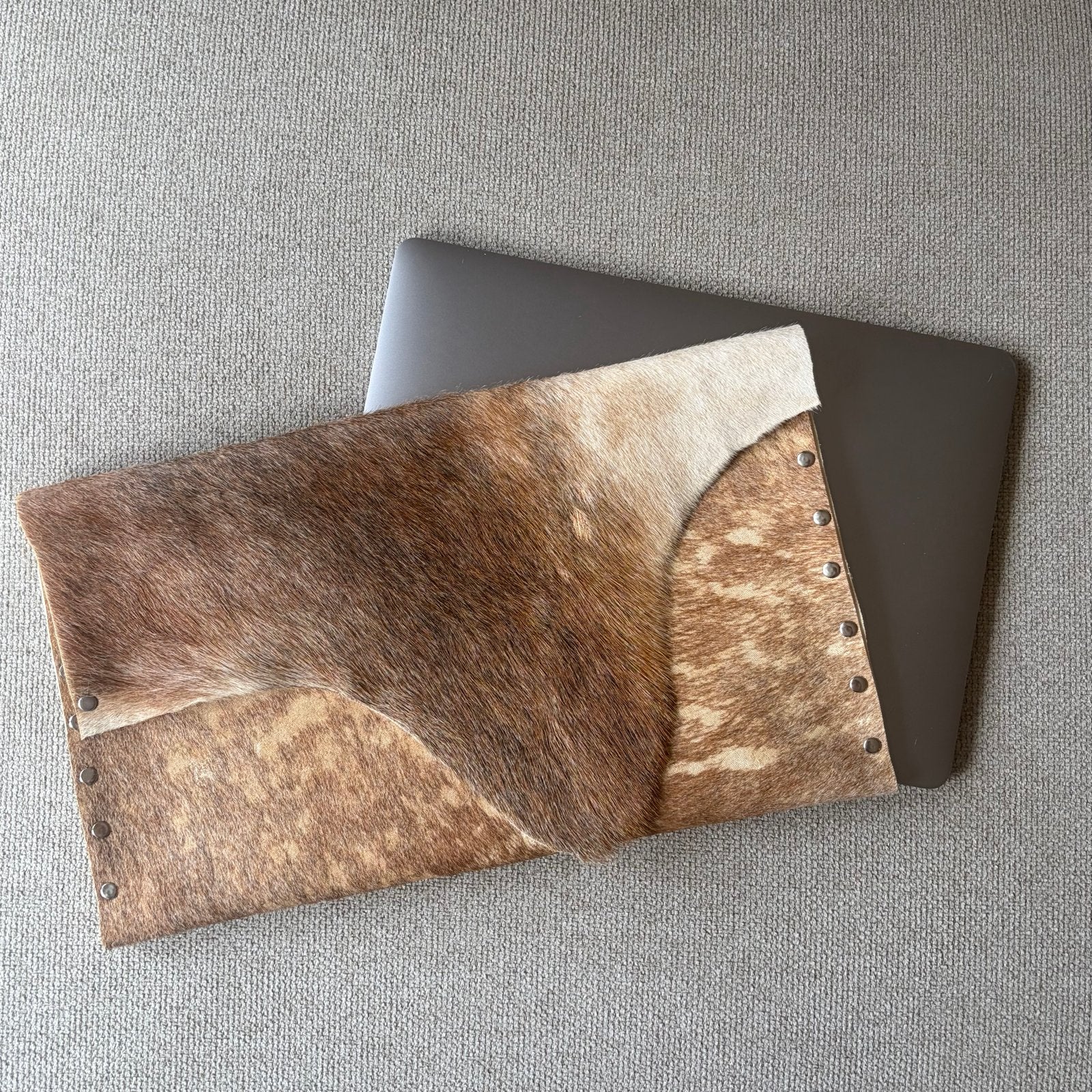 Leren laptophoes van koeienhuid - 13 inch