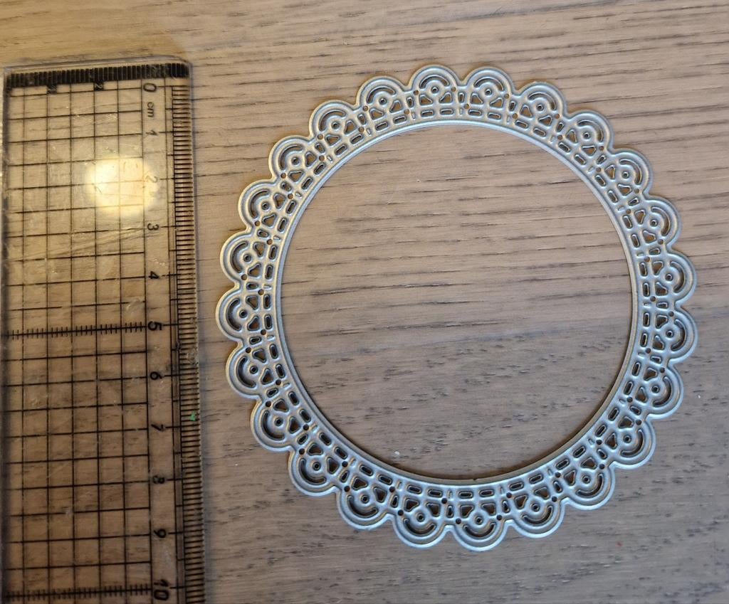Snijmal Cirkel met Ronde Golfrand - Knutselmateriaal, Ophalen of Verzenden