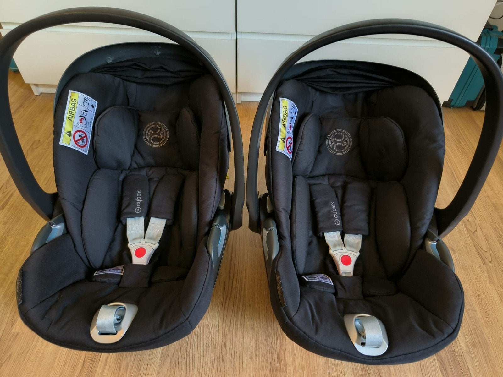 Cybex Cloud Z i-Size platinum 2x met Base Z One Isofix 3x, Zo goed als nieuw, Isofix, 0 t/m 13 kg, Ophalen