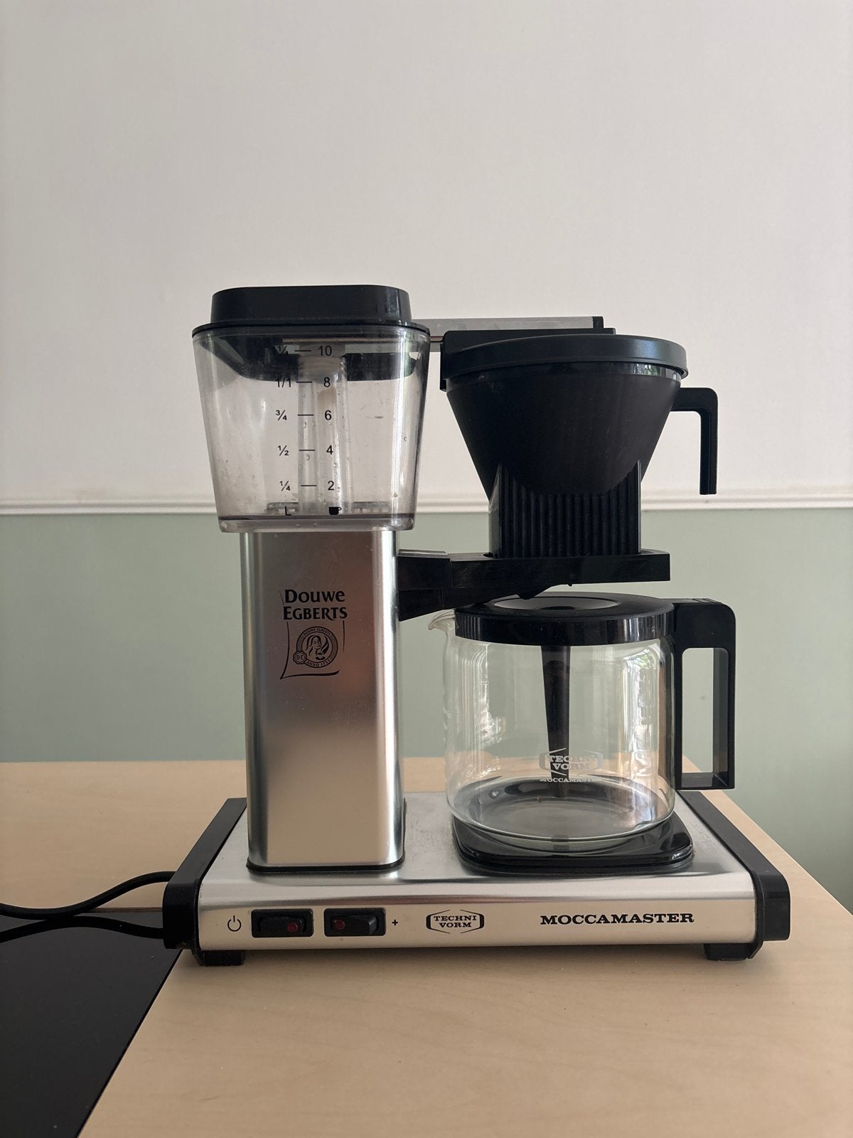 Moccamaster - Douwe Egberts (voor reparatie of onderdelen), Ophalen, Afneembaar waterreservoir, Gebruikt, 10 kopjes of meer