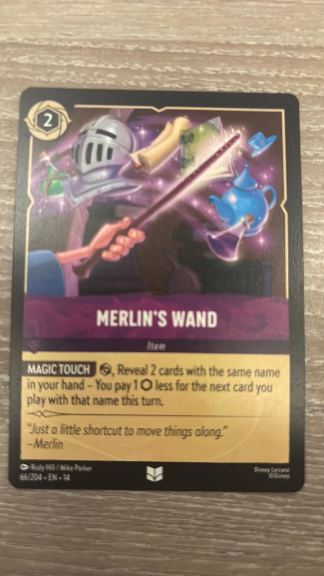Disney Lorcana Merlin’s wand 66-204 14HPC nonfoil, Ophalen of Verzenden, Zo goed als nieuw