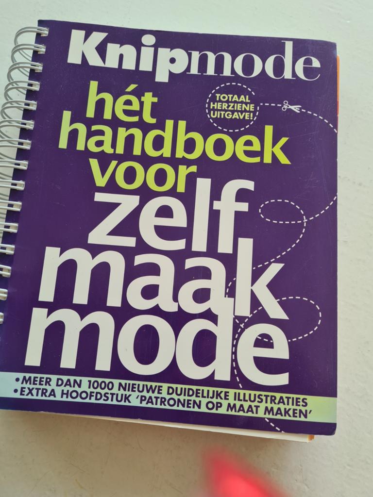 Knipmode: Hét Handboek voor Zelfmaakmode - Totaal Herzien, Boeken, Ophalen