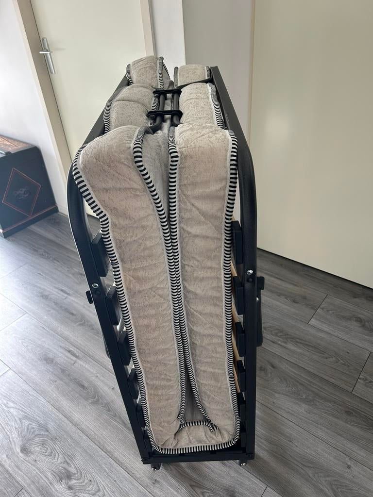 Verrijdbaar opklapbaar logeerbed., Ophalen, Eenpersoons, 190 cm of minder, Zo goed als nieuw