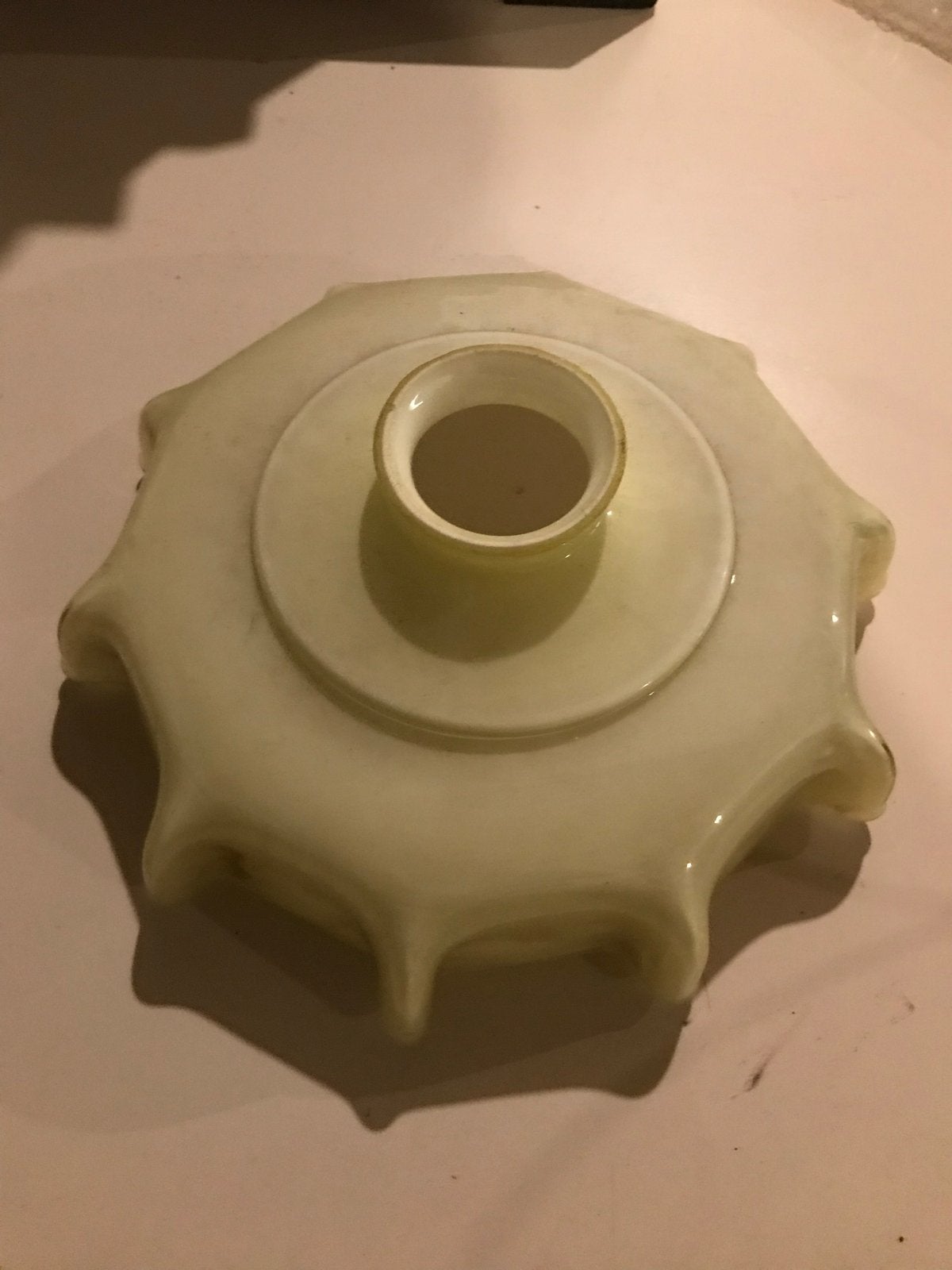 Diverse Oude Stallampen: Geplooid, Melkglas, Emaille, Ophalen
