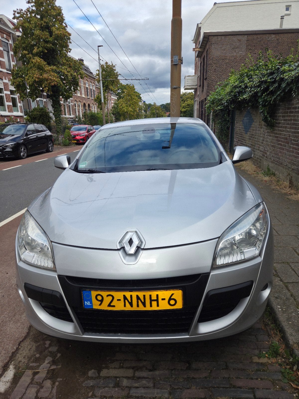 Renault Mégane 1.6 16V 81KW Coupe 2010 Grijs 142709 KM, Voorwielaandrijving, 4 cilinders, Particulier, 1300 kg