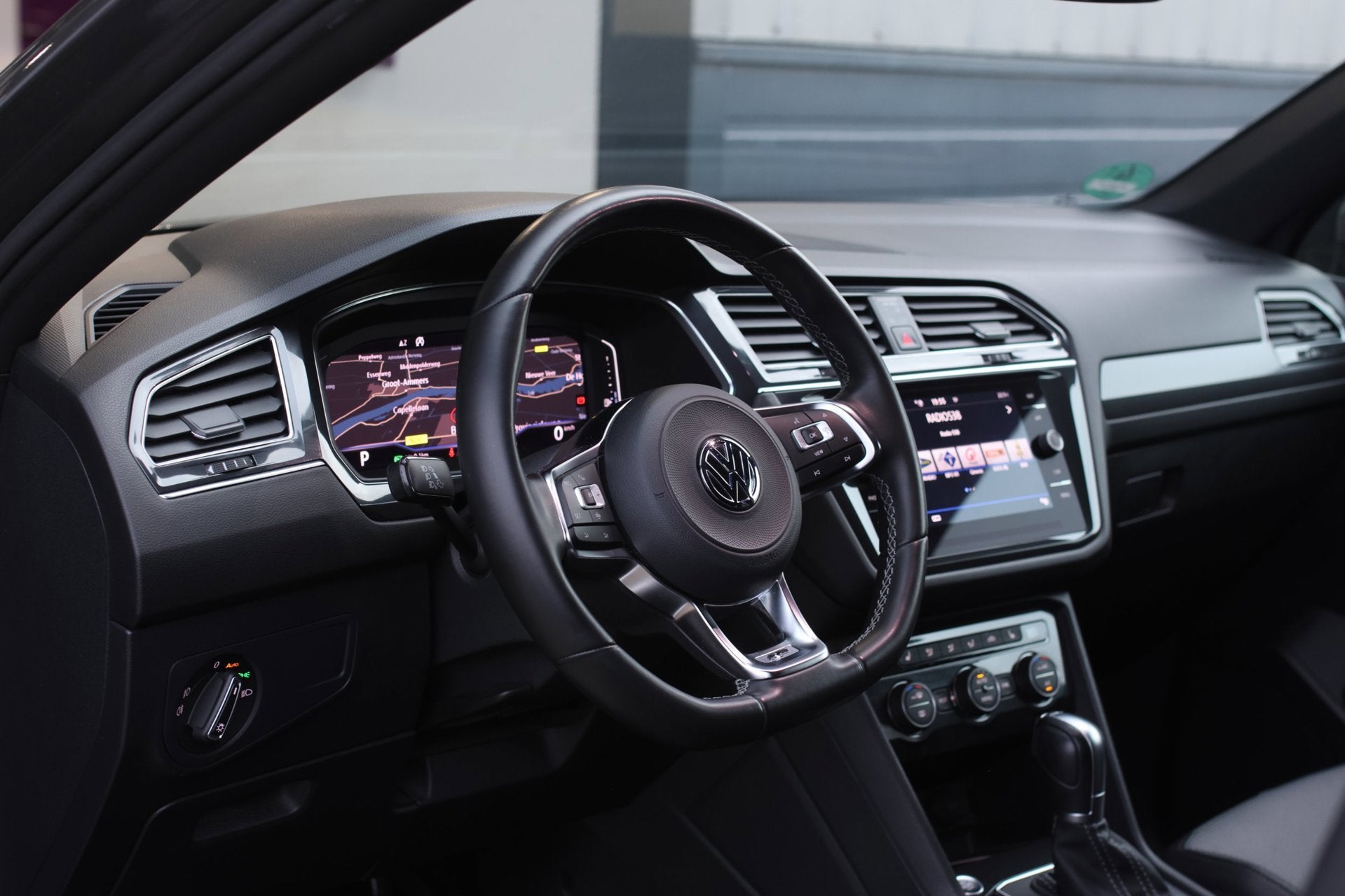 Volkswagen Tiguan Allspace 2.0 TSI R-Line*7Pers*Dynaudio*Key, Automaat, Dealer onderhouden, Gebruikt, 1984 cc
