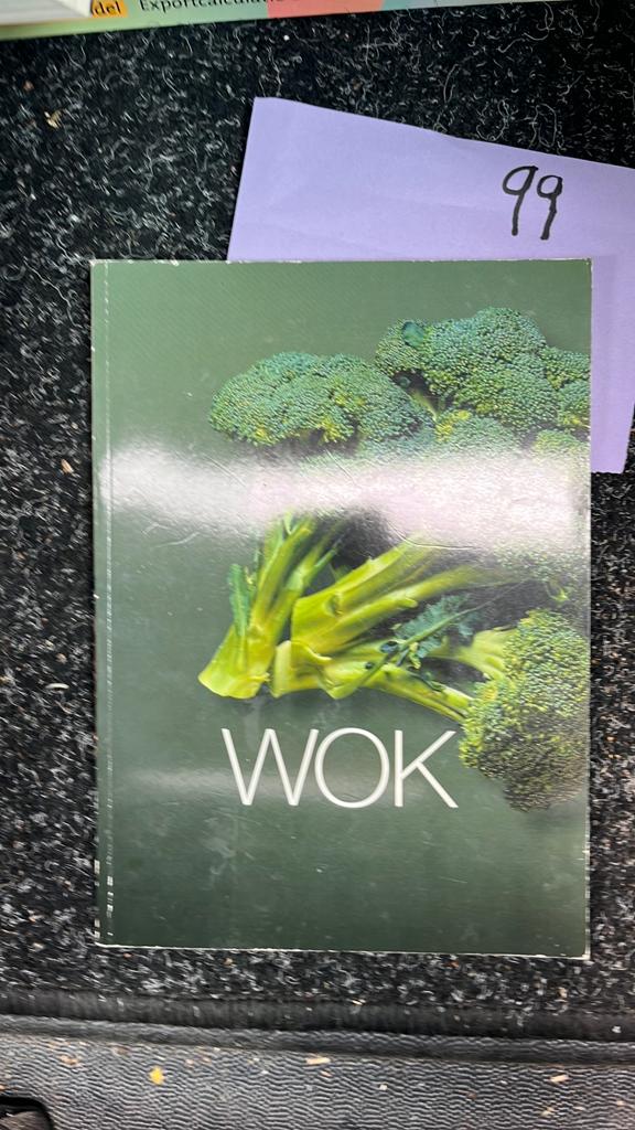 Wok kookboek met broccoli recepten, Hoofdgerechten, Azië en Oosters, Ophalen of Verzenden, Zo goed als nieuw