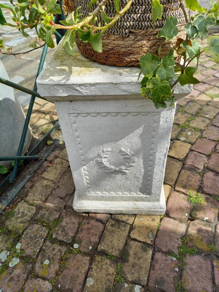 Bloemen zuil sokkel, Ophalen, Gebruikt