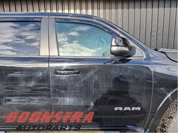 Portier 4Deurs rechts-voor van een Dodge RAM (PXJ), Auto-onderdelen, Carrosserie en Plaatwerk, Gebruikt, -, Deur, -