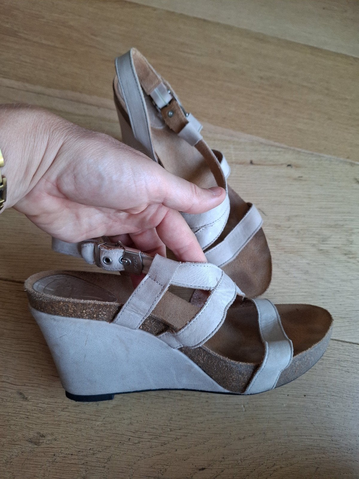 Scholl  sandalen sleehakken mt 41, Kleding | Dames, Schoenen, Scholl, Beige, Gedragen, Sandalen of Muiltjes