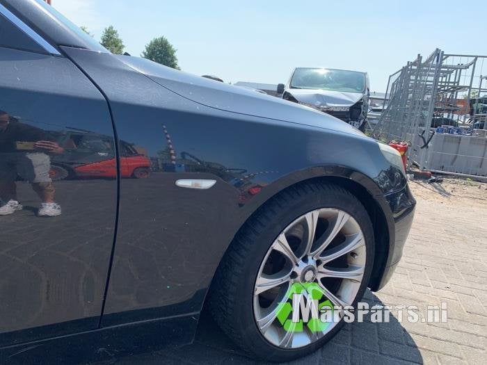 Scherm rechts-voor van een BMW 5-Serie, Auto-onderdelen, Carrosserie en Plaatwerk, Gebruikt, -, -, Ophalen of Verzenden